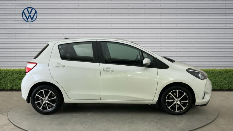 Toyota Yaris 1.5 VVT-i Icon Tech 5dr Petrol Hatchback